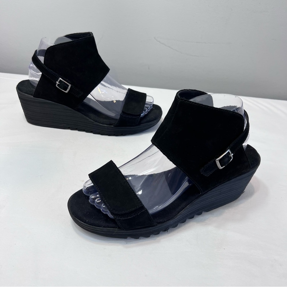 Aerosols black wedge ankle strap sandals size 8
